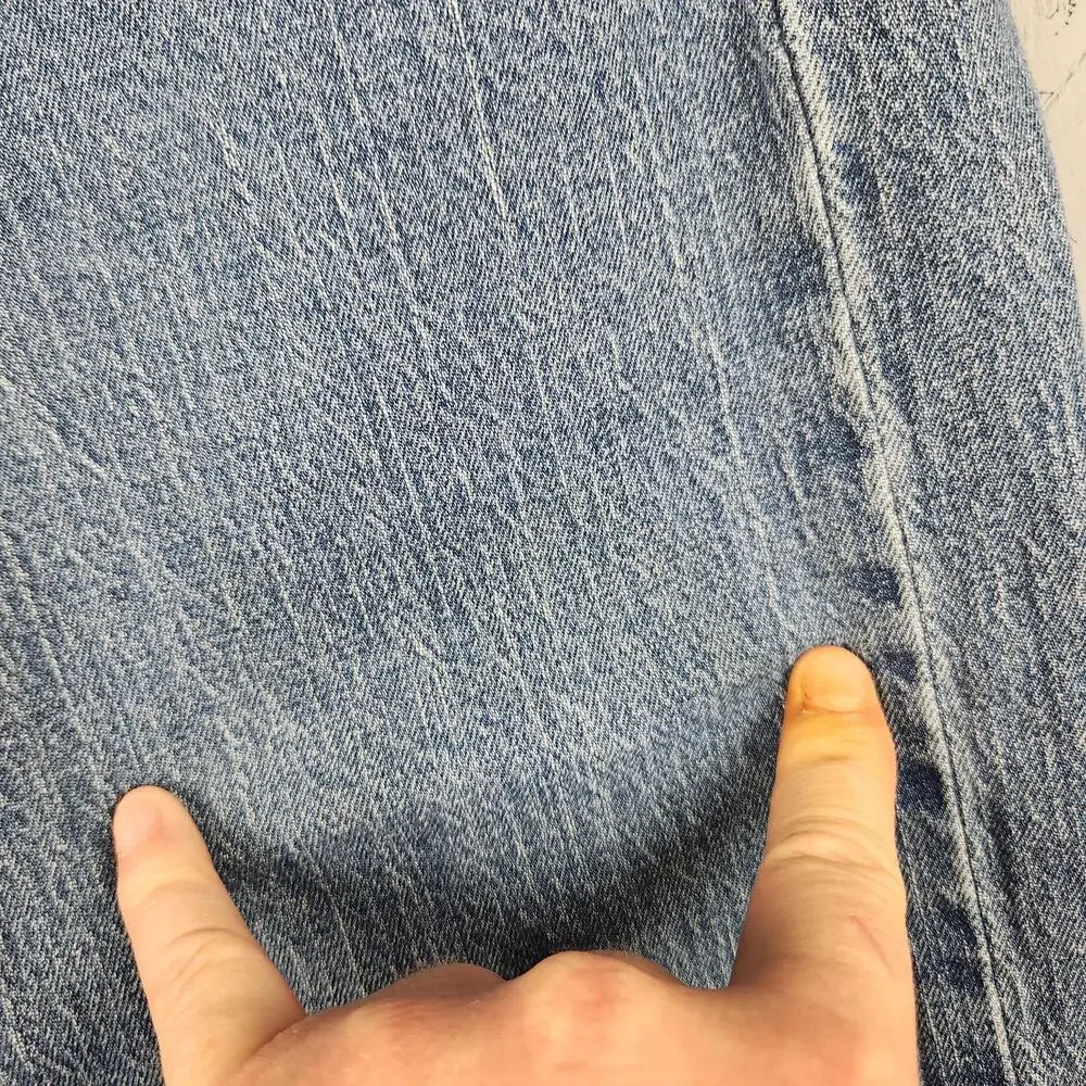 Levis measurements photos